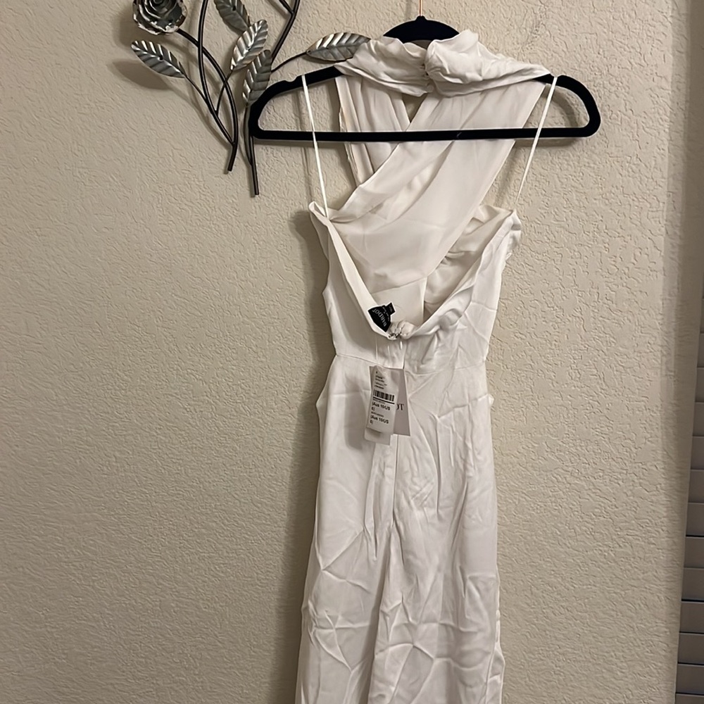 Bardot Wyn Satin Halter Dress in orchid white - Picture 14 of 16
